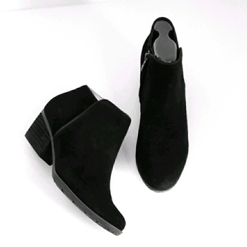 Blondo Villa Waterproof Suede Ankle Boots - Picture 1 of 8